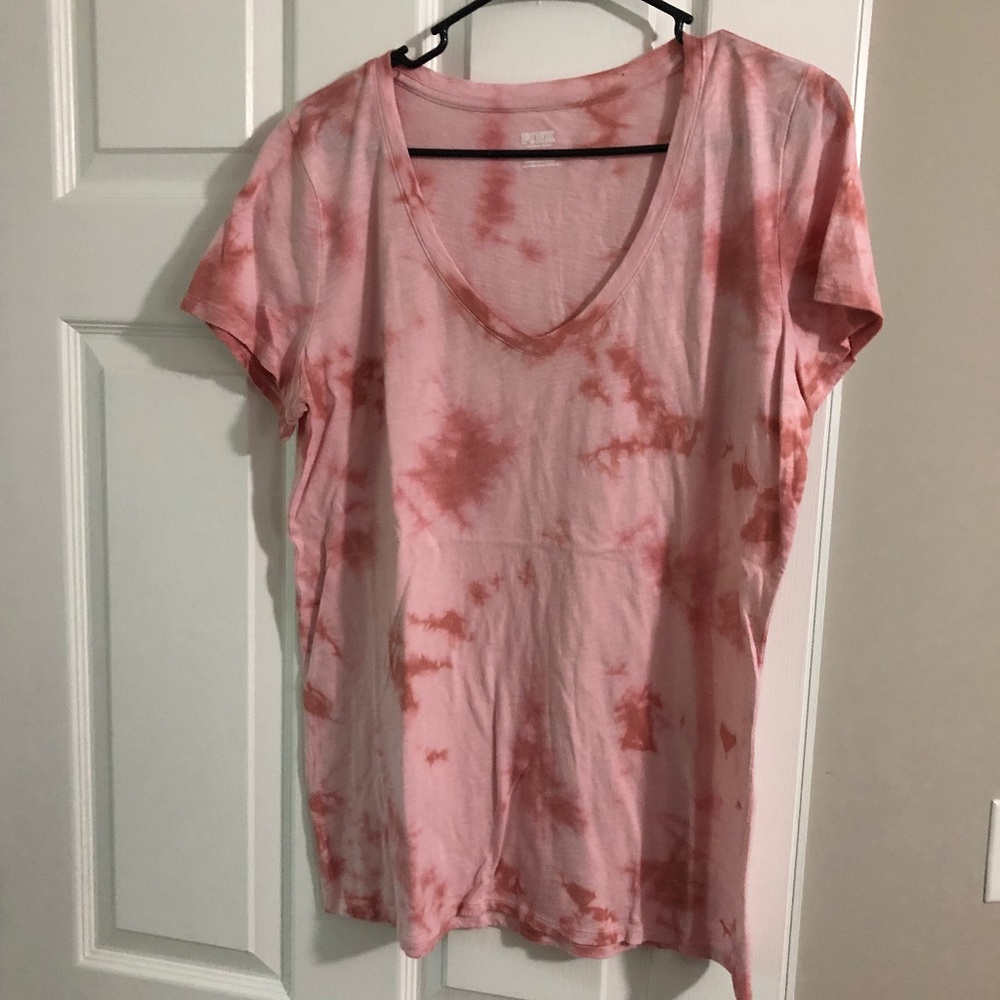 Pink VS T-shirt